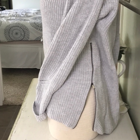 CAbi sweater - Picture 2 of 4